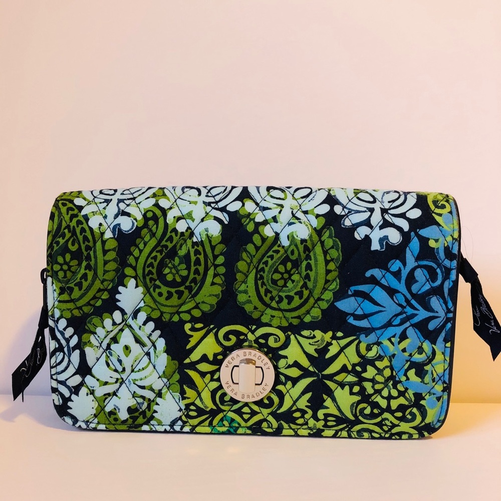 Vera Bradley turnlock quilted purse EUC